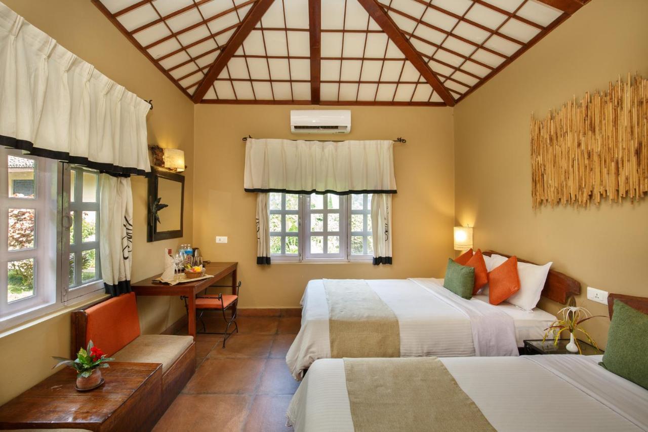 Green Mansions Jungle Resort Sauraha Ngoại thất bức ảnh